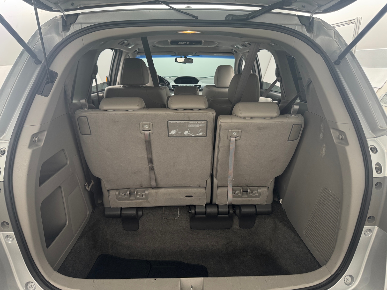 Thumbnail: 2011 Honda Odyssey - 6