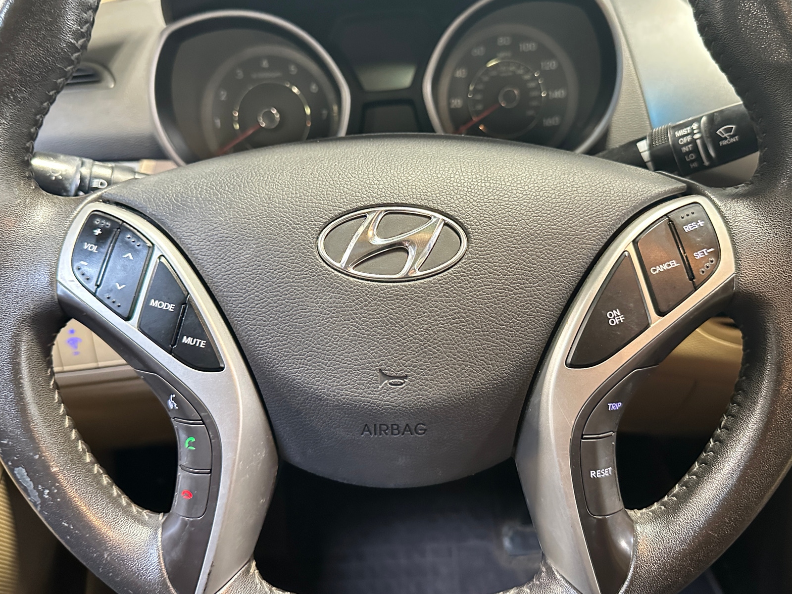 Thumbnail: 2011 Hyundai Elantra - 4