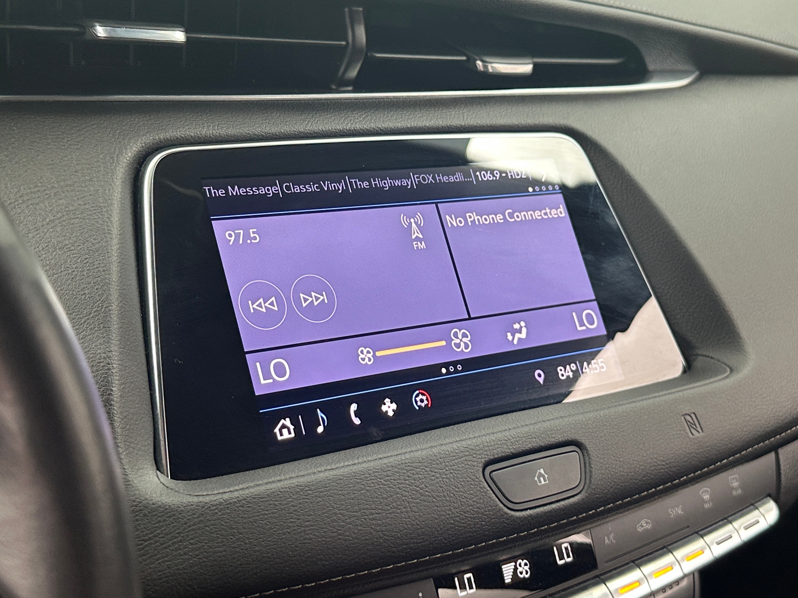 Thumbnail: 2019 Cadillac XT4 - 3