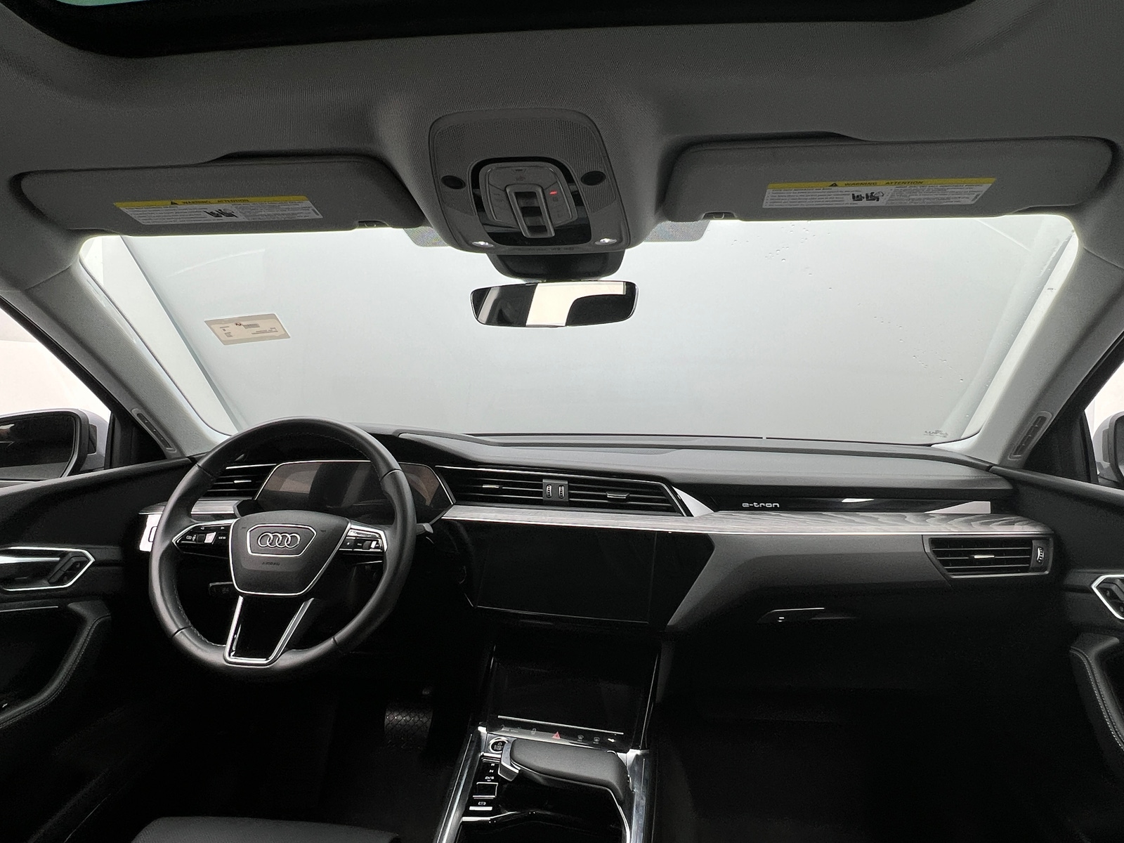 Thumbnail: 2022 Audi e-tron S - 2
