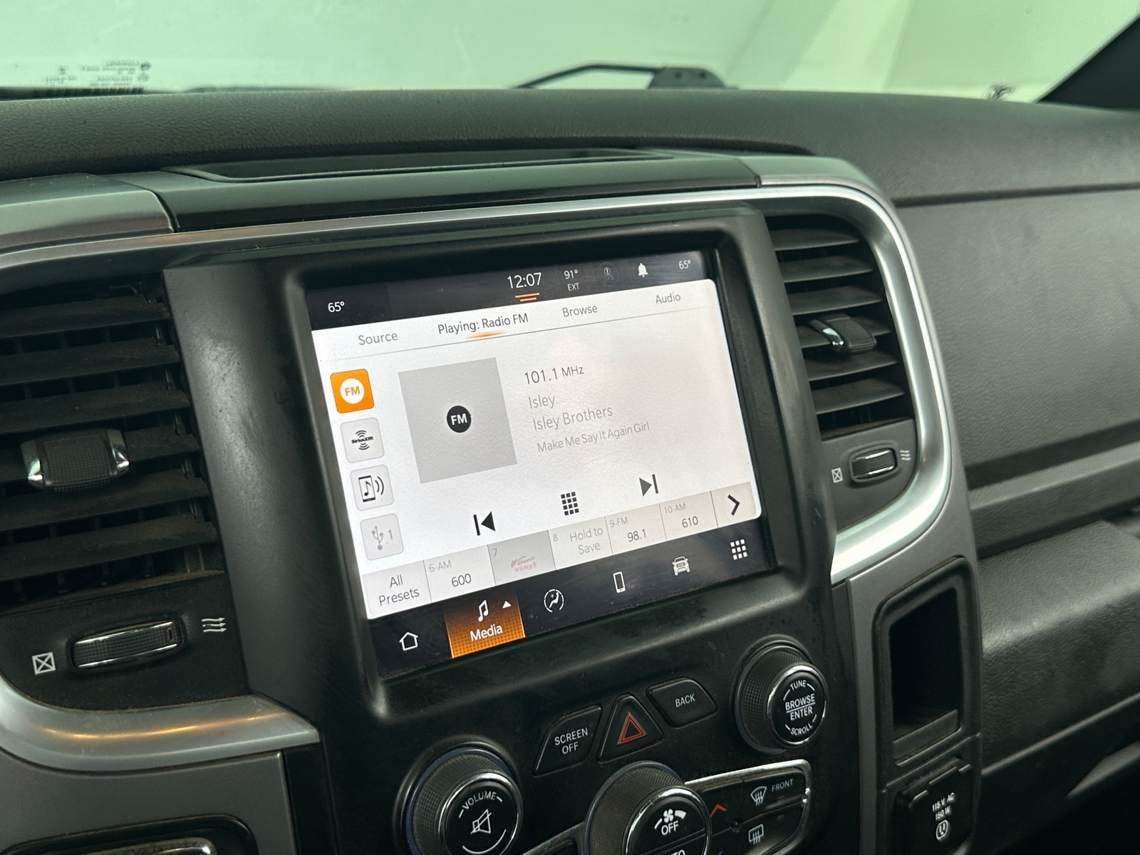 Thumbnail: 2022 RAM 1500 Classic - 4