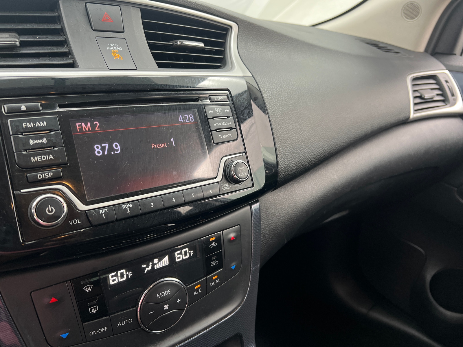 Thumbnail: 2018 Nissan Sentra - 4