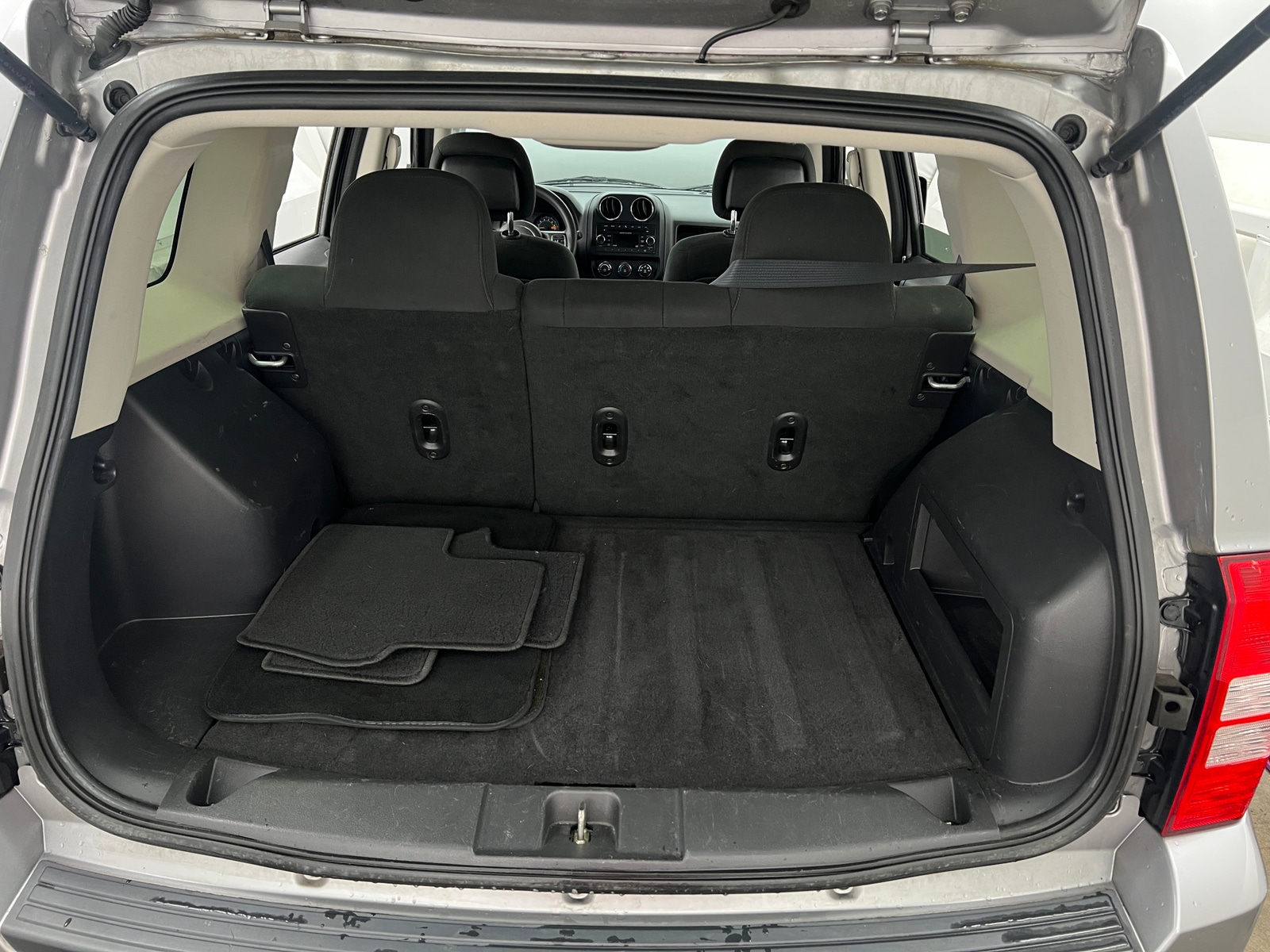 Thumbnail: 2016 Jeep Patriot - 7