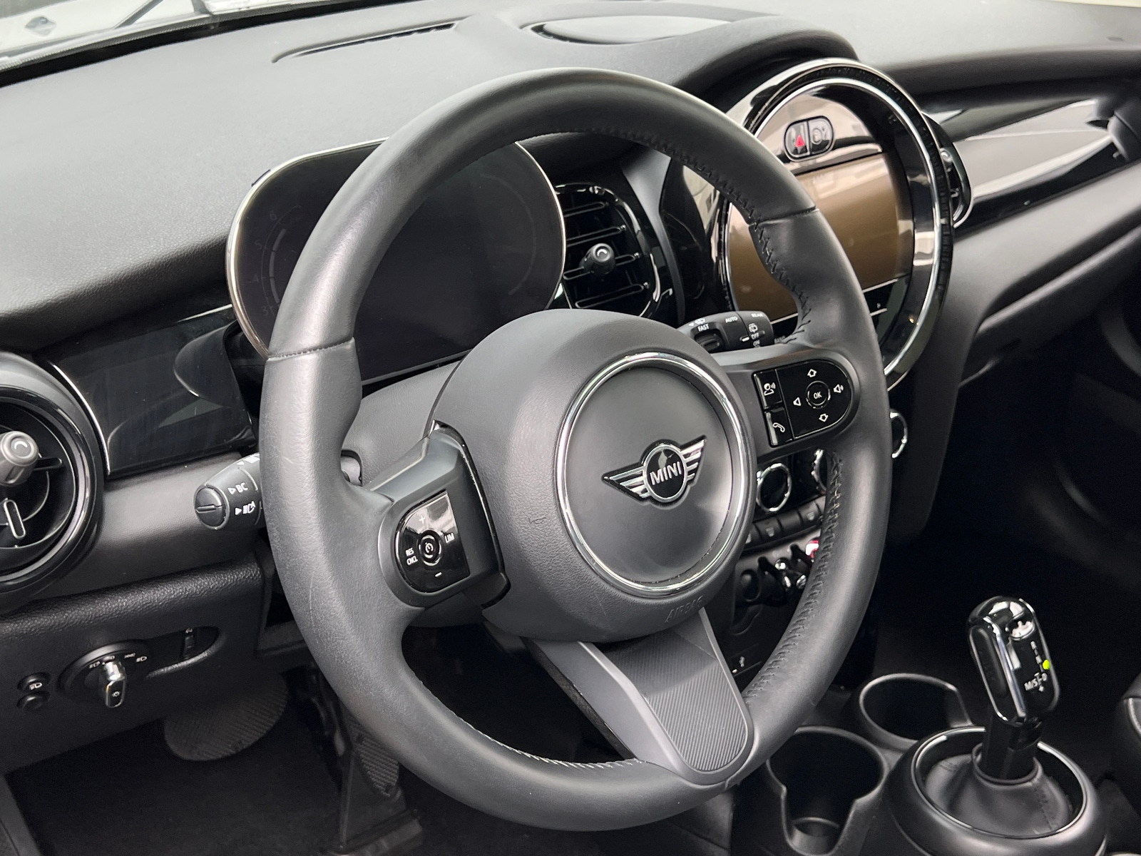 Thumbnail: 2024 MINI Cooper Hardtop - 4