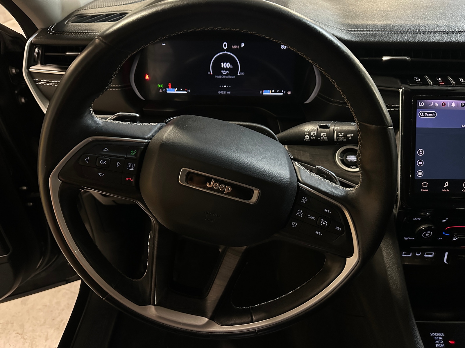 Thumbnail: 2022 Jeep Grand Cherokee L - 4