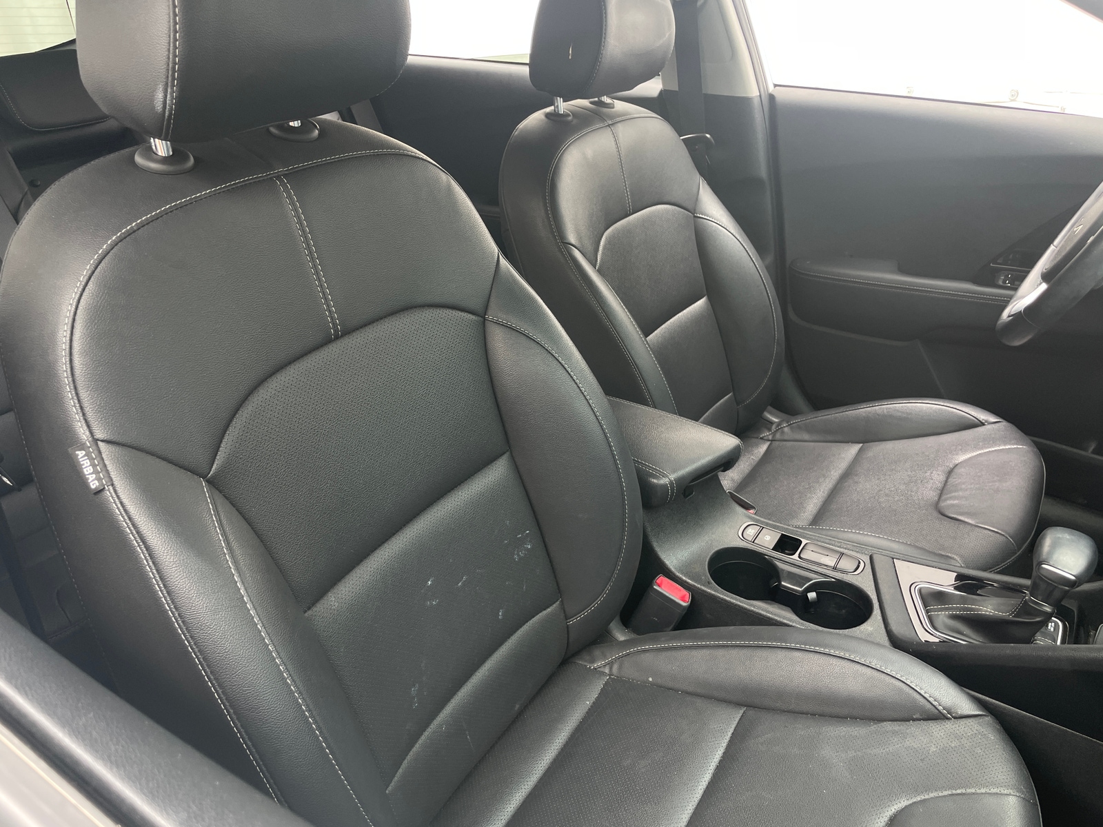Thumbnail: 2022 Kia Niro - 2