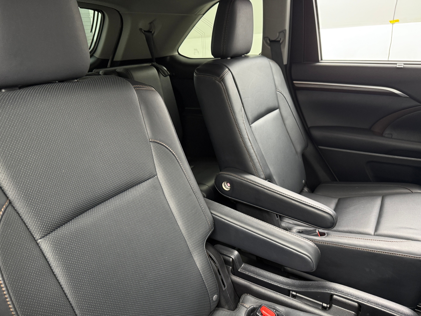 Thumbnail: 2015 Toyota Highlander - 5