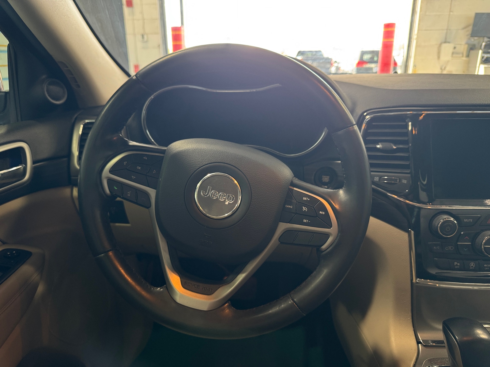 Thumbnail: 2022 Jeep Grand Cherokee - 5
