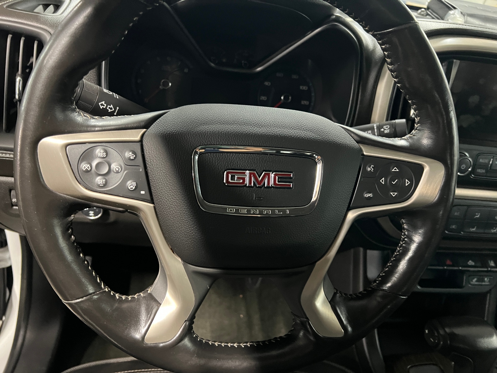 Thumbnail: 2018 GMC Canyon - 4