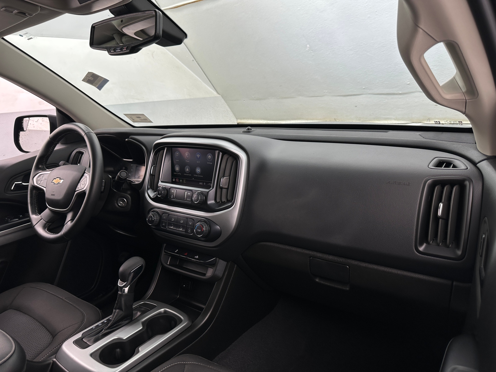 Thumbnail: 2022 Chevrolet Colorado - 3