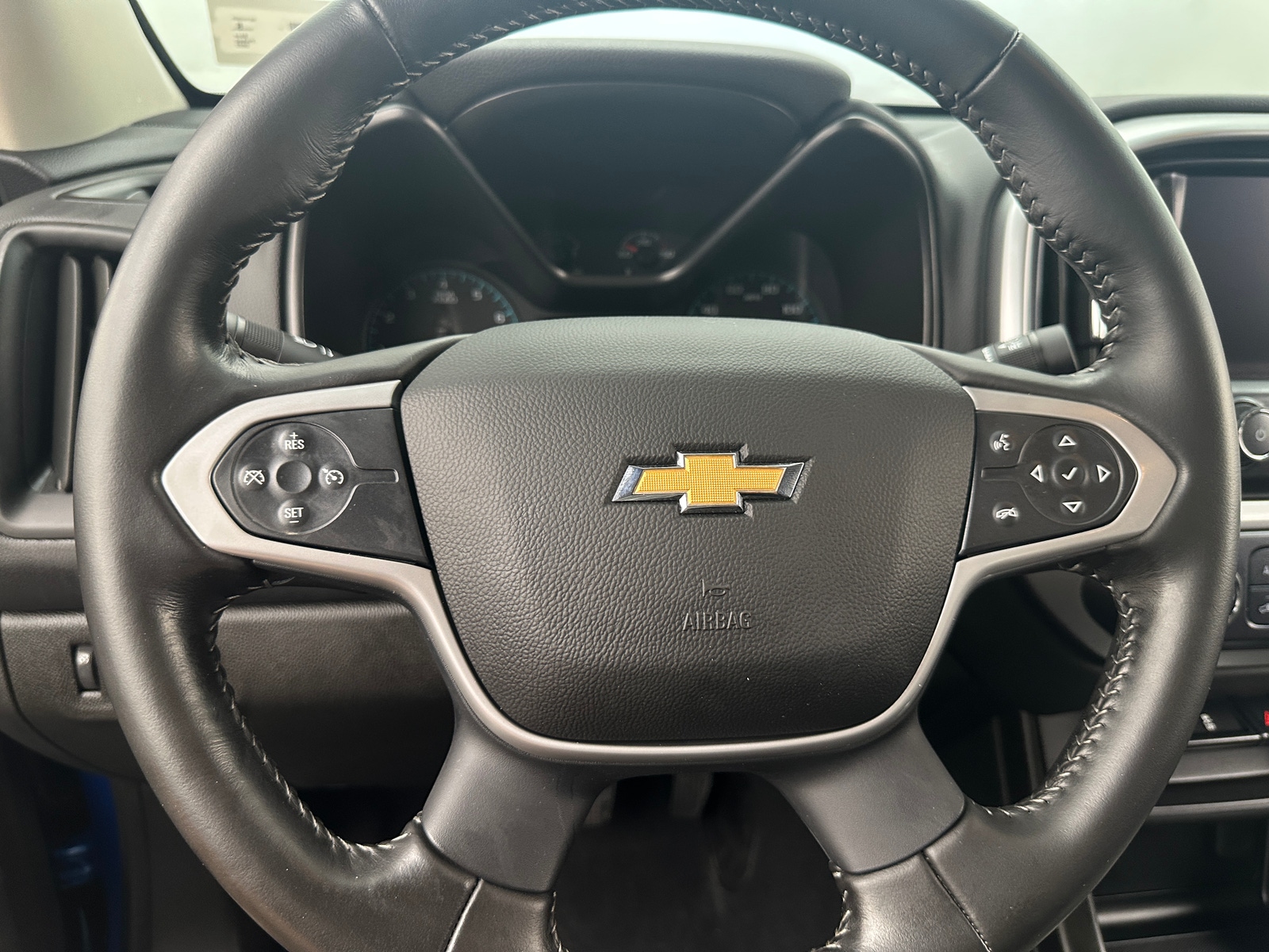 Thumbnail: 2022 Chevrolet Colorado - 5