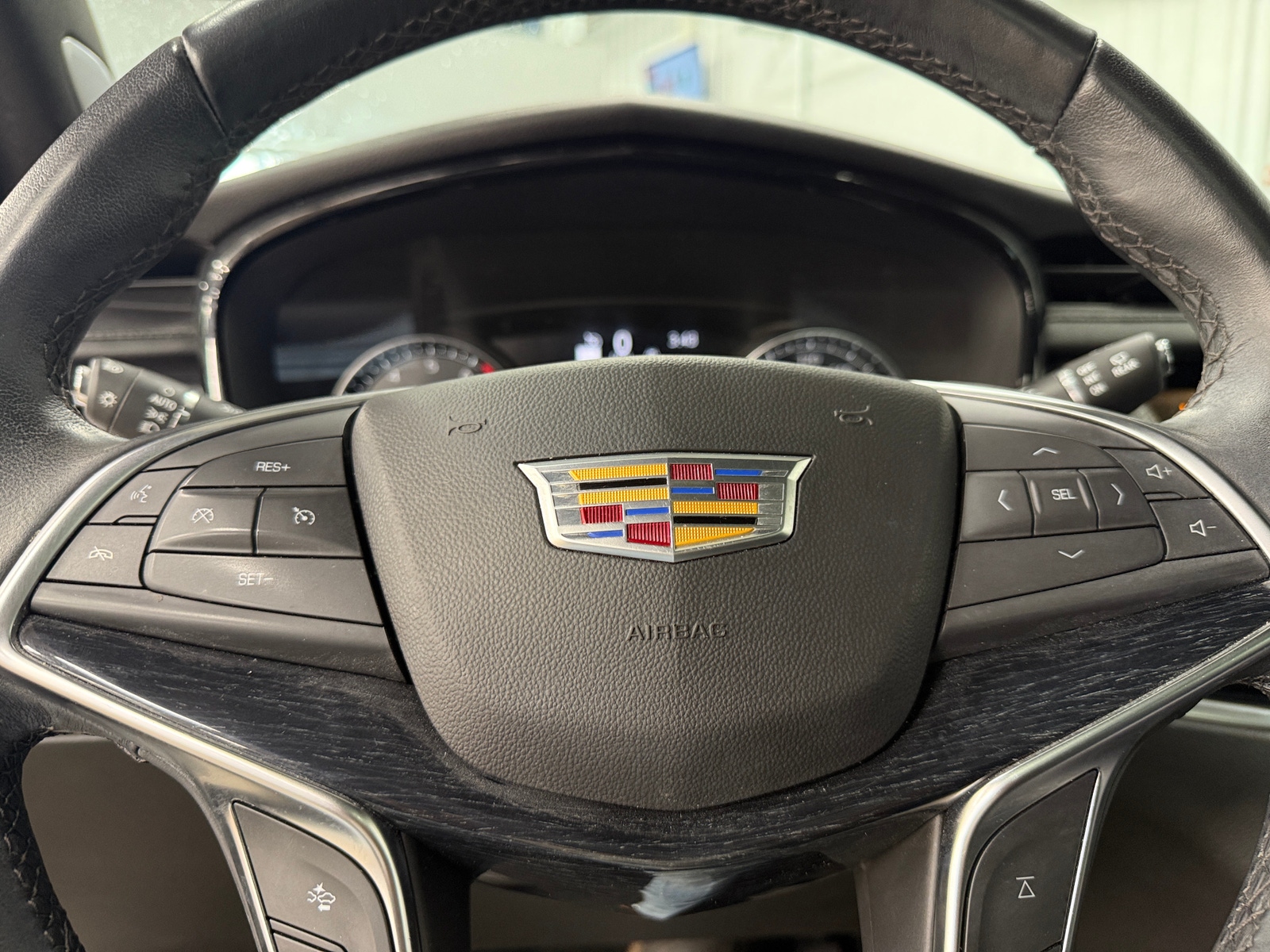 Thumbnail: 2024 Cadillac XT5 - 4