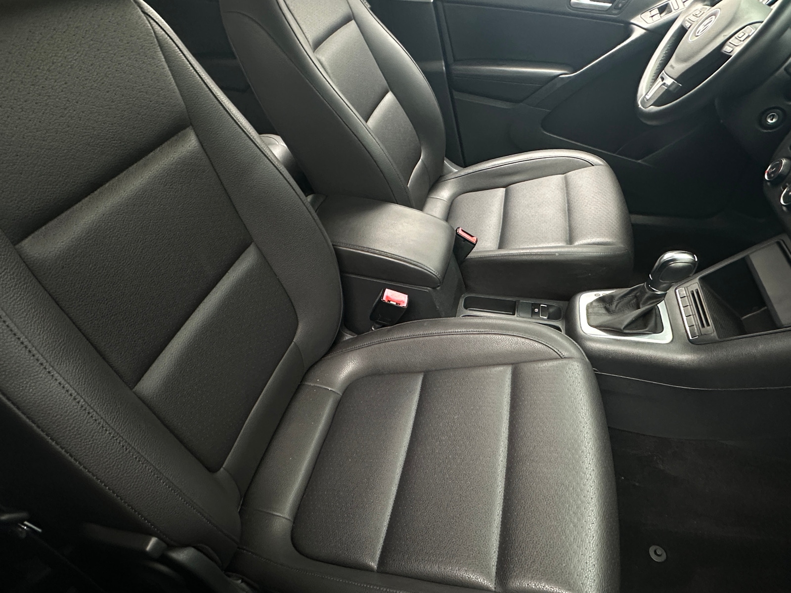 Thumbnail: 2014 Volkswagen Tiguan - 2