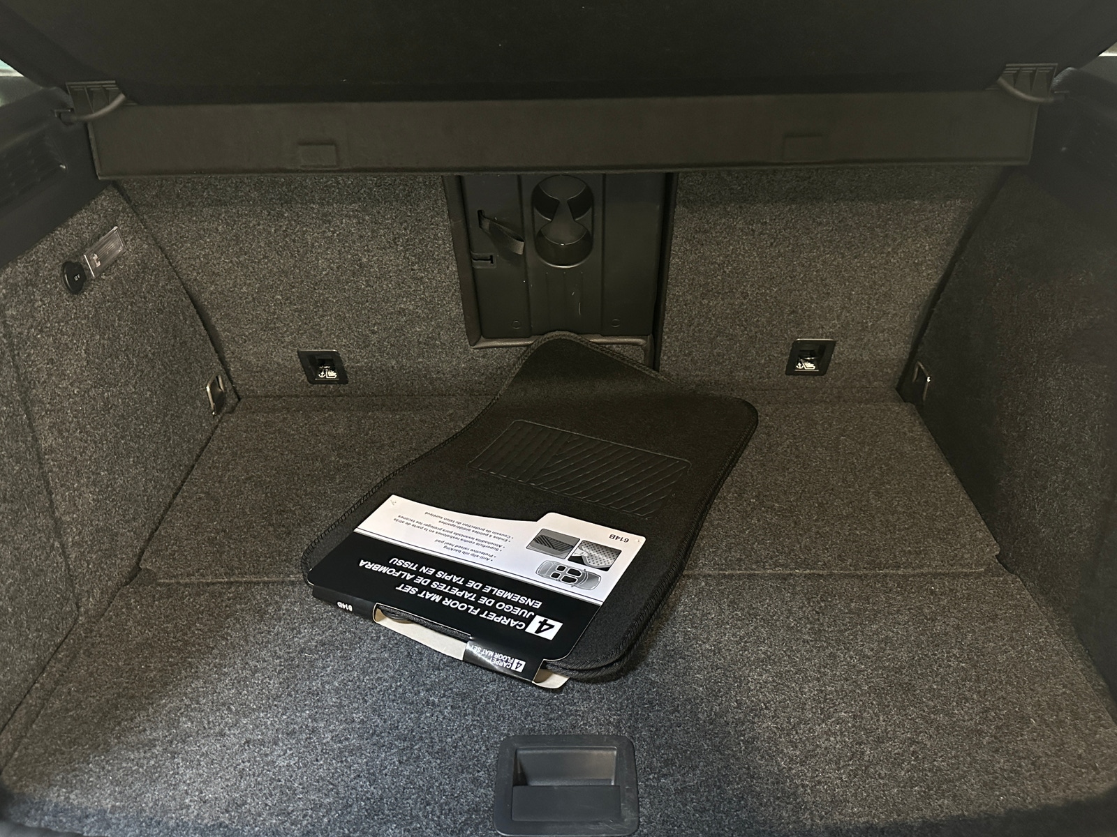 Thumbnail: 2014 Volkswagen Tiguan - 7