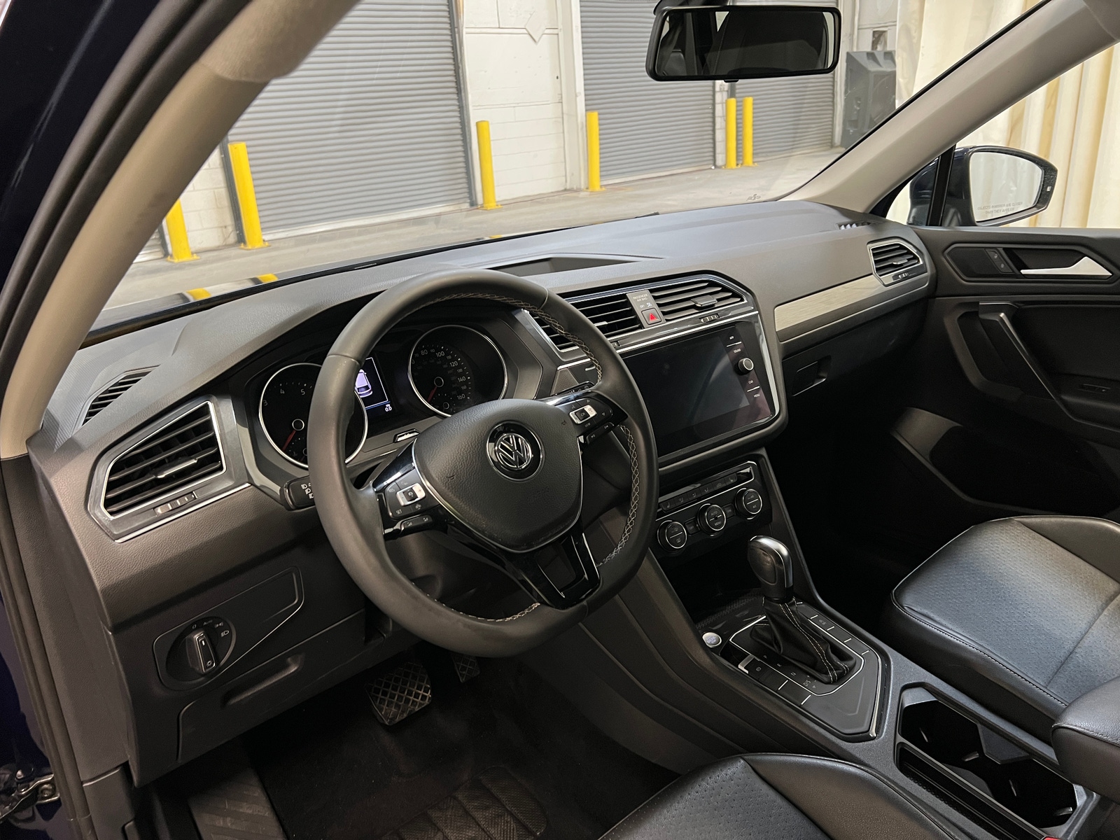 Thumbnail: 2021 Volkswagen Tiguan - 3