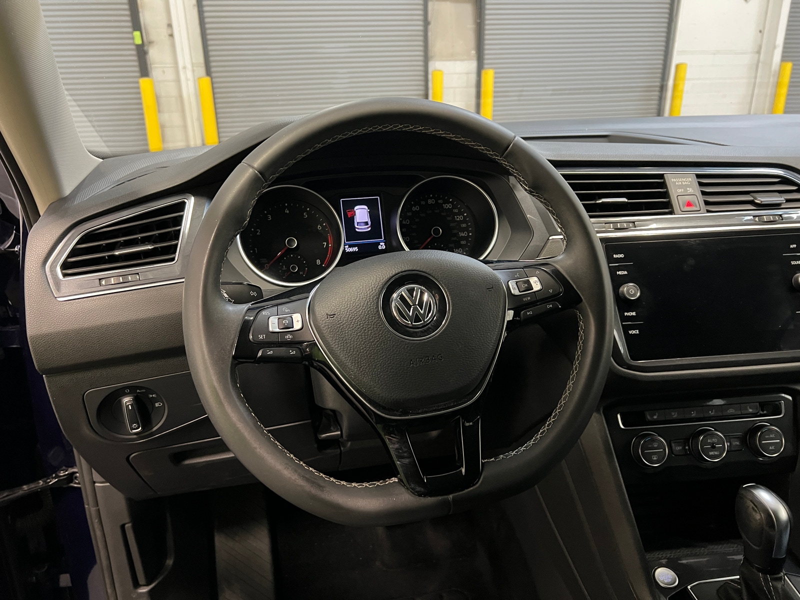 Thumbnail: 2021 Volkswagen Tiguan - 5