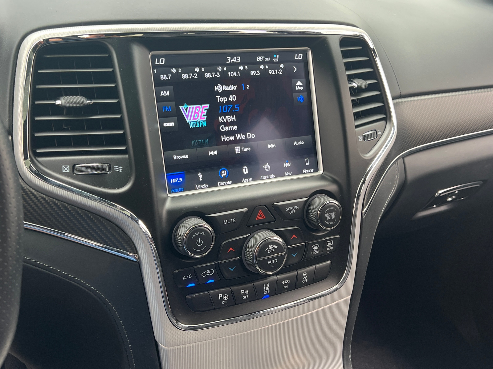 Thumbnail: 2018 Jeep Grand Cherokee - 3