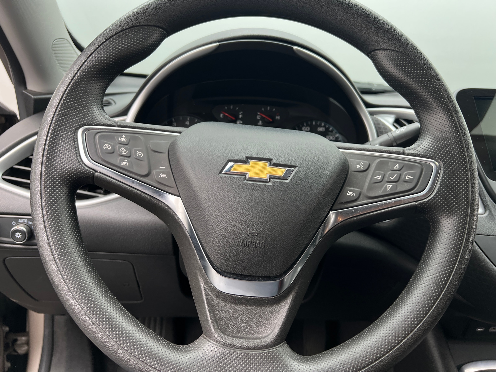 Thumbnail: 2024 Chevrolet Malibu - 5