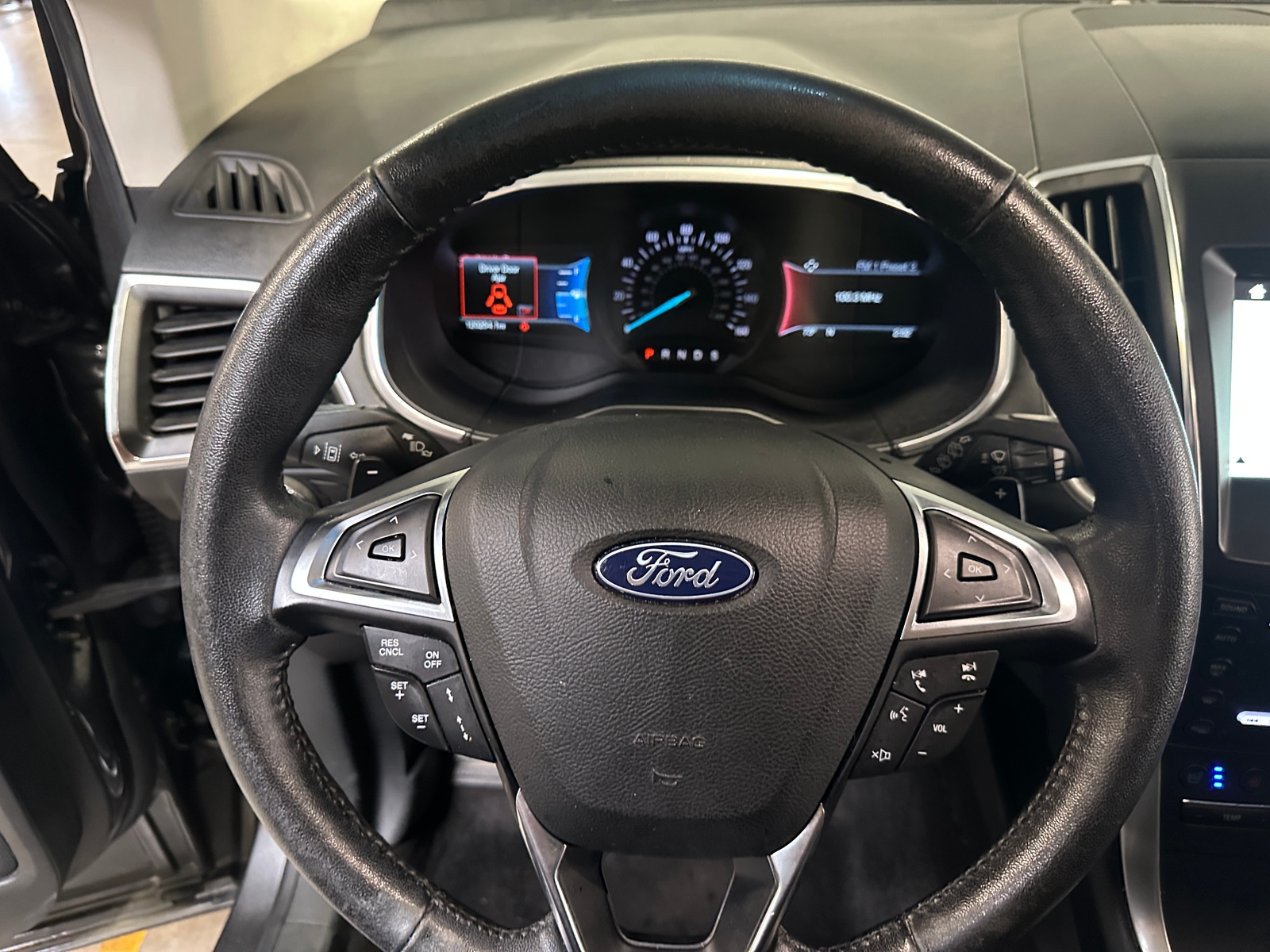 Thumbnail: 2018 Ford Edge - 4