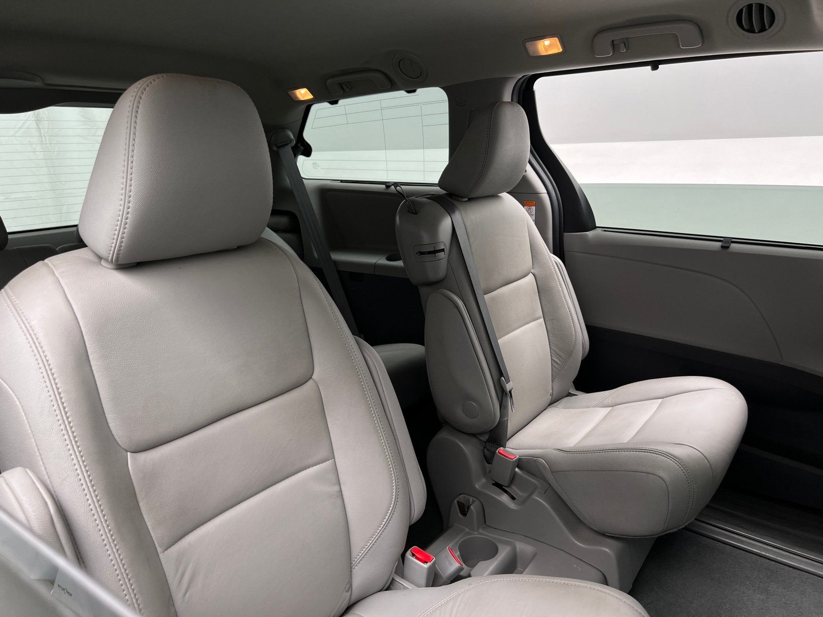 Thumbnail: 2020 Toyota Sienna - 5