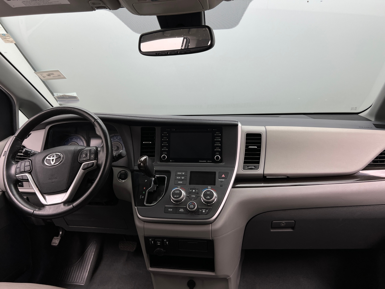 Thumbnail: 2020 Toyota Sienna - 2