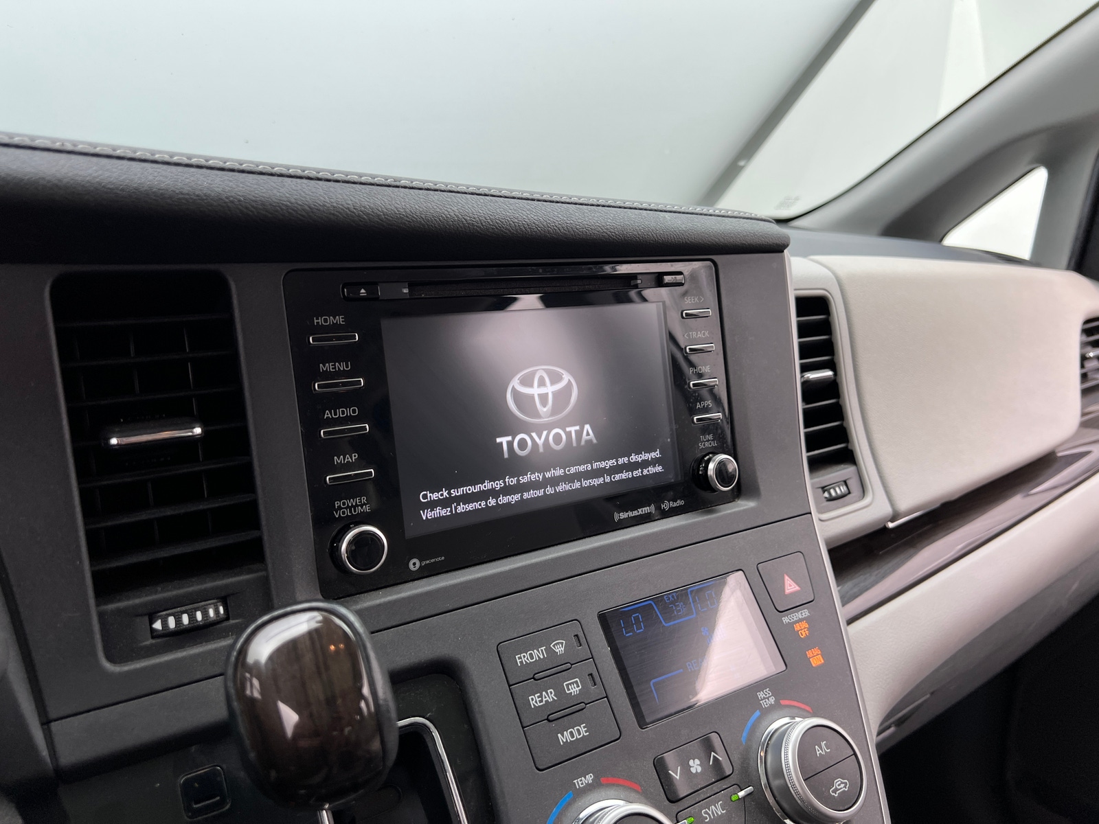 Thumbnail: 2020 Toyota Sienna - 3