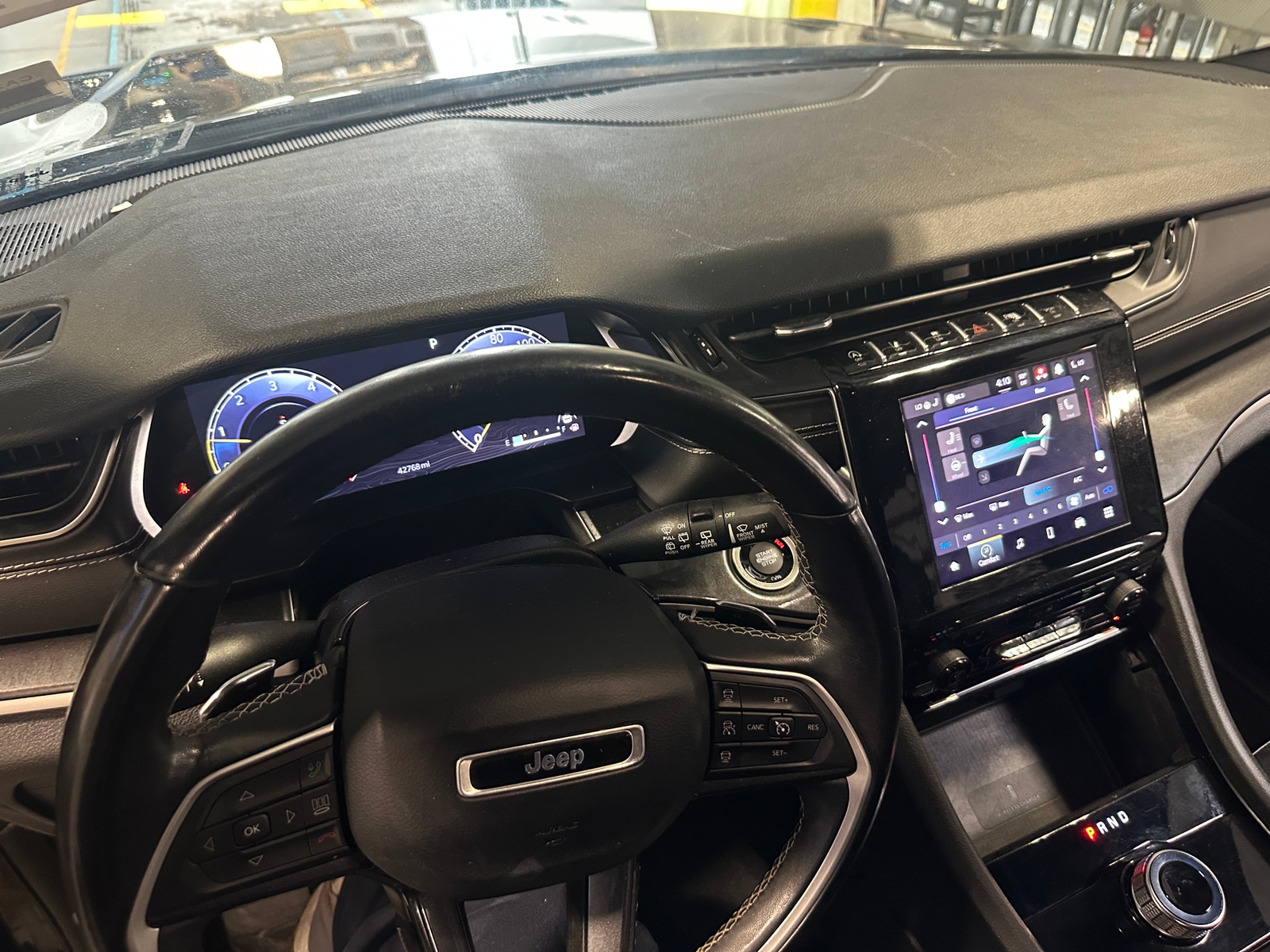 Thumbnail: 2022 Jeep Grand Cherokee L - 2