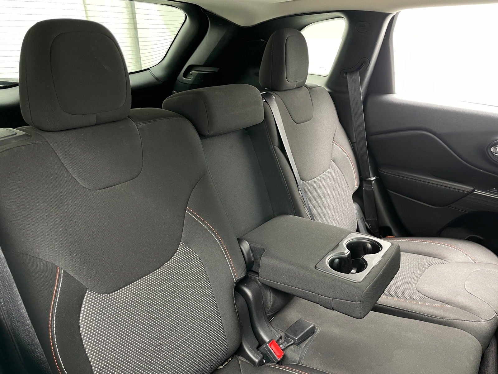 Thumbnail: 2016 Jeep Cherokee - 6