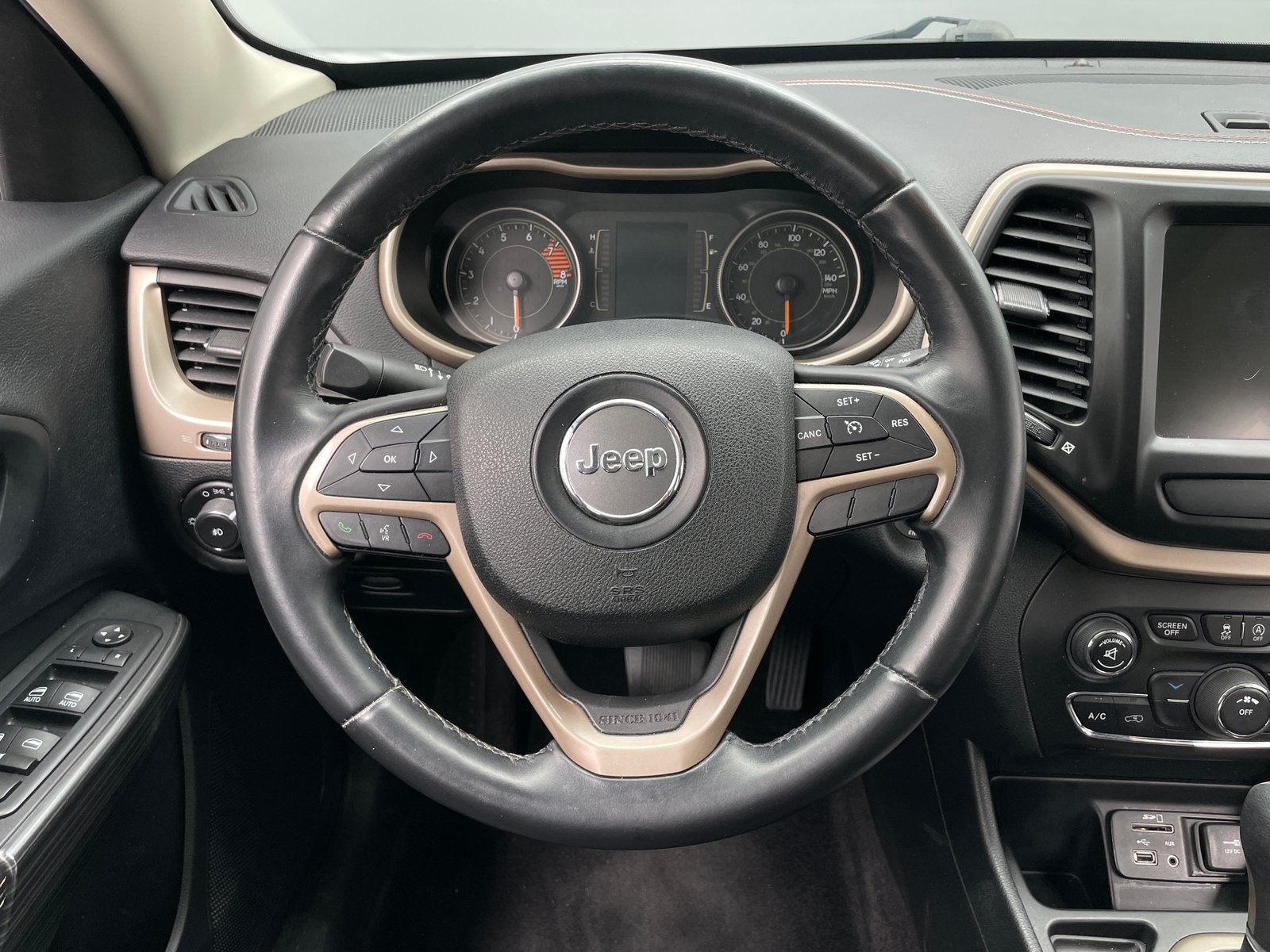 Thumbnail: 2016 Jeep Cherokee - 5