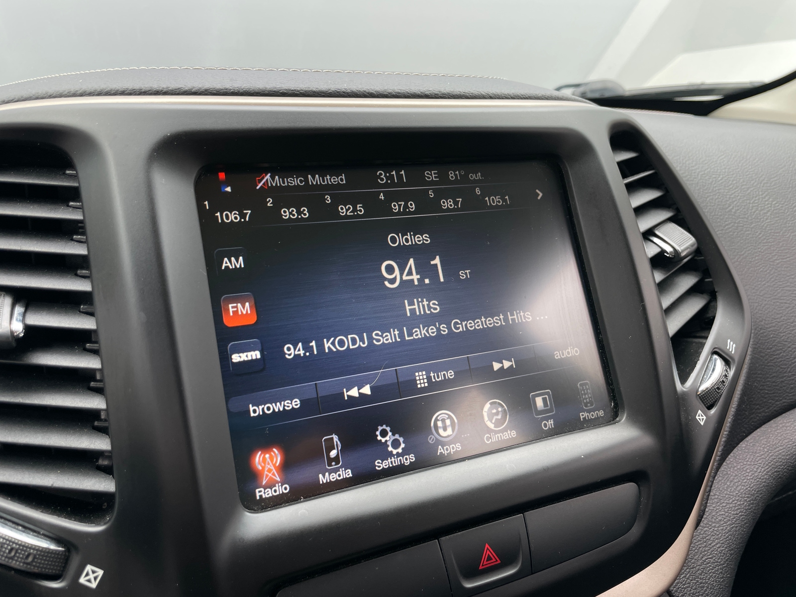 Thumbnail: 2016 Jeep Cherokee - 4