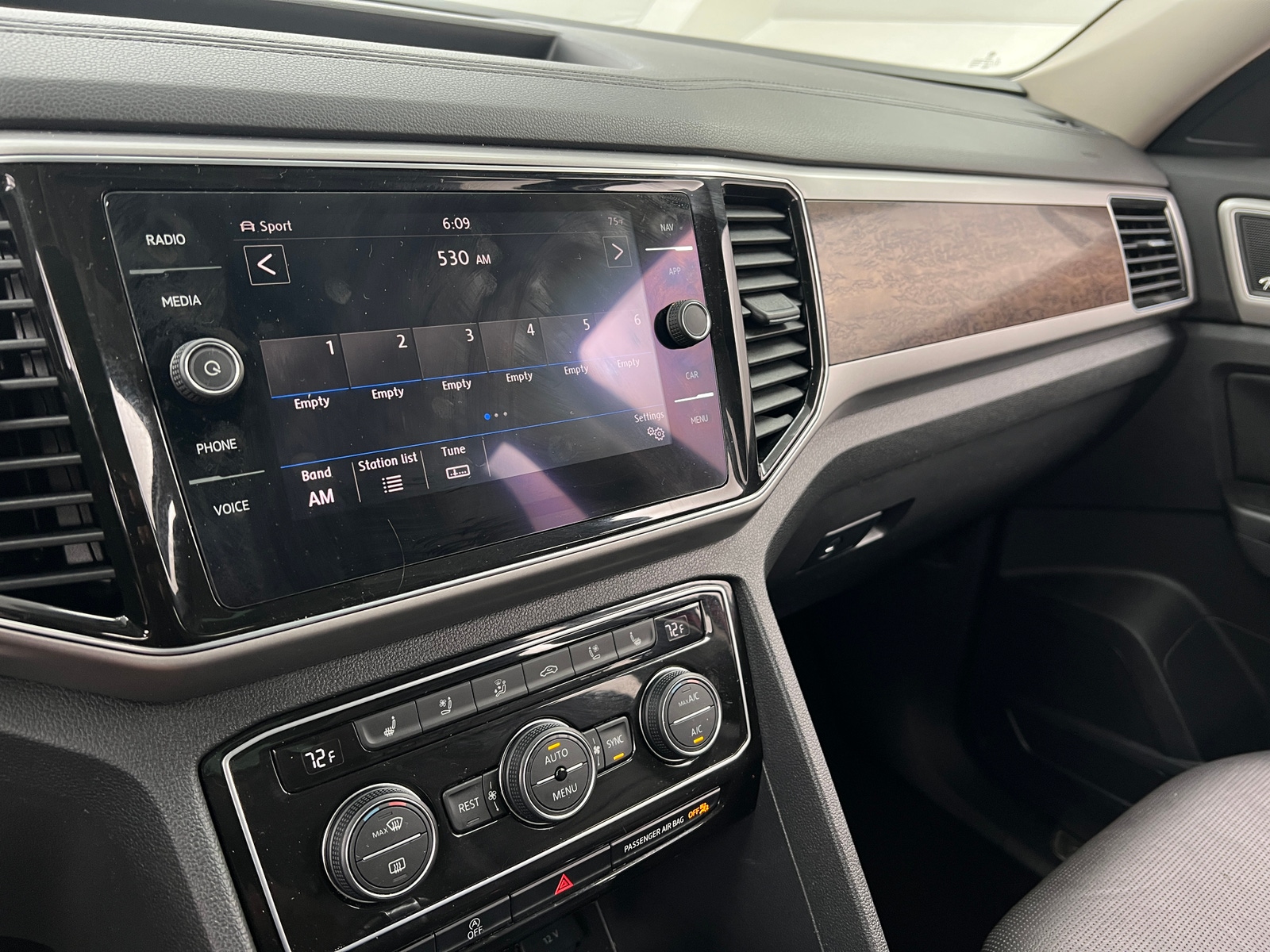 Thumbnail: 2019 Volkswagen Atlas - 3