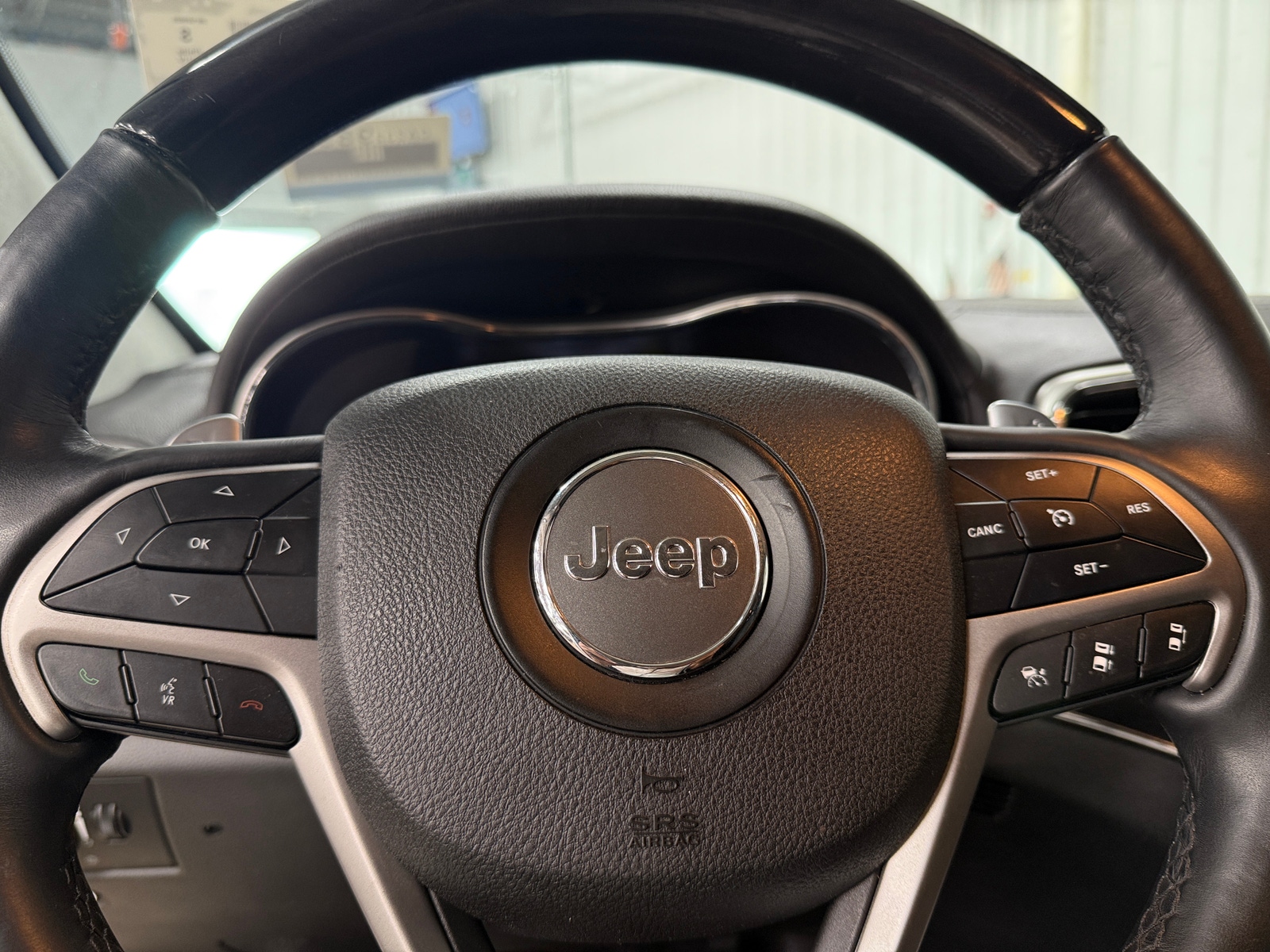 Thumbnail: 2017 Jeep Grand Cherokee - 4