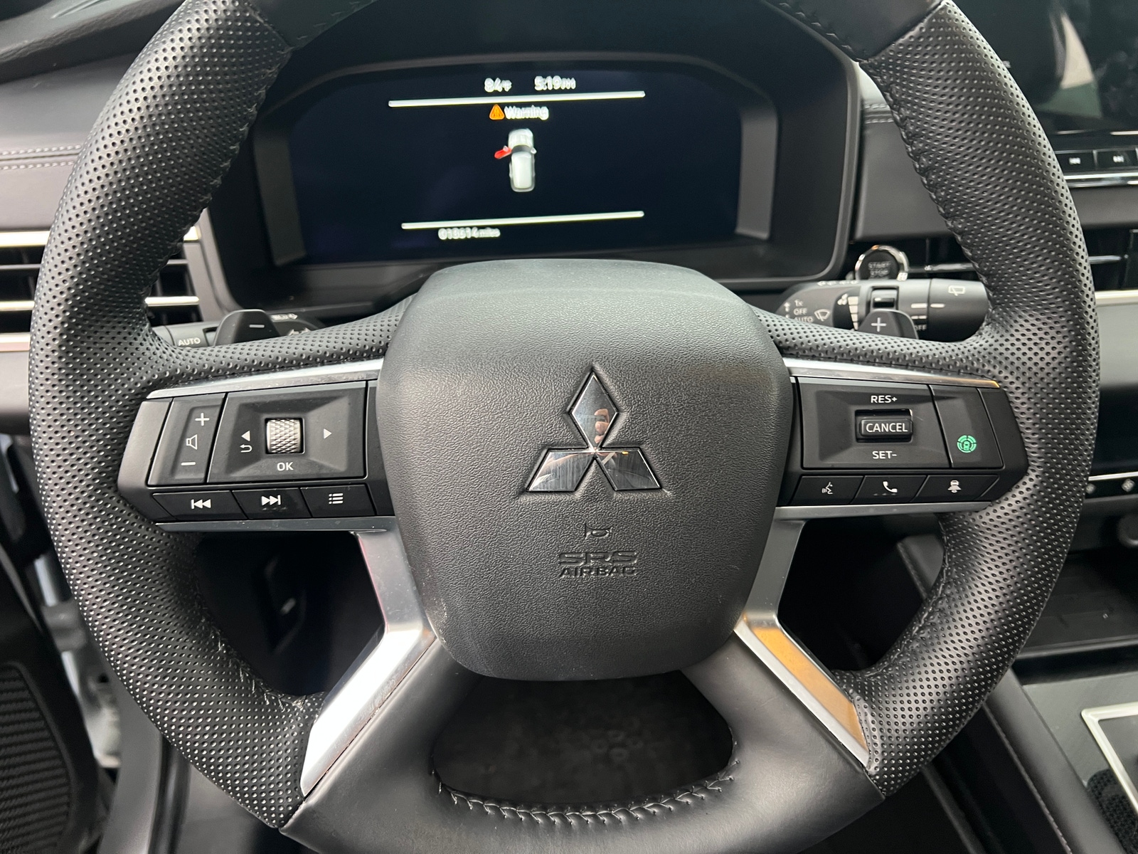 Thumbnail: 2023 Mitsubishi Outlander - 4
