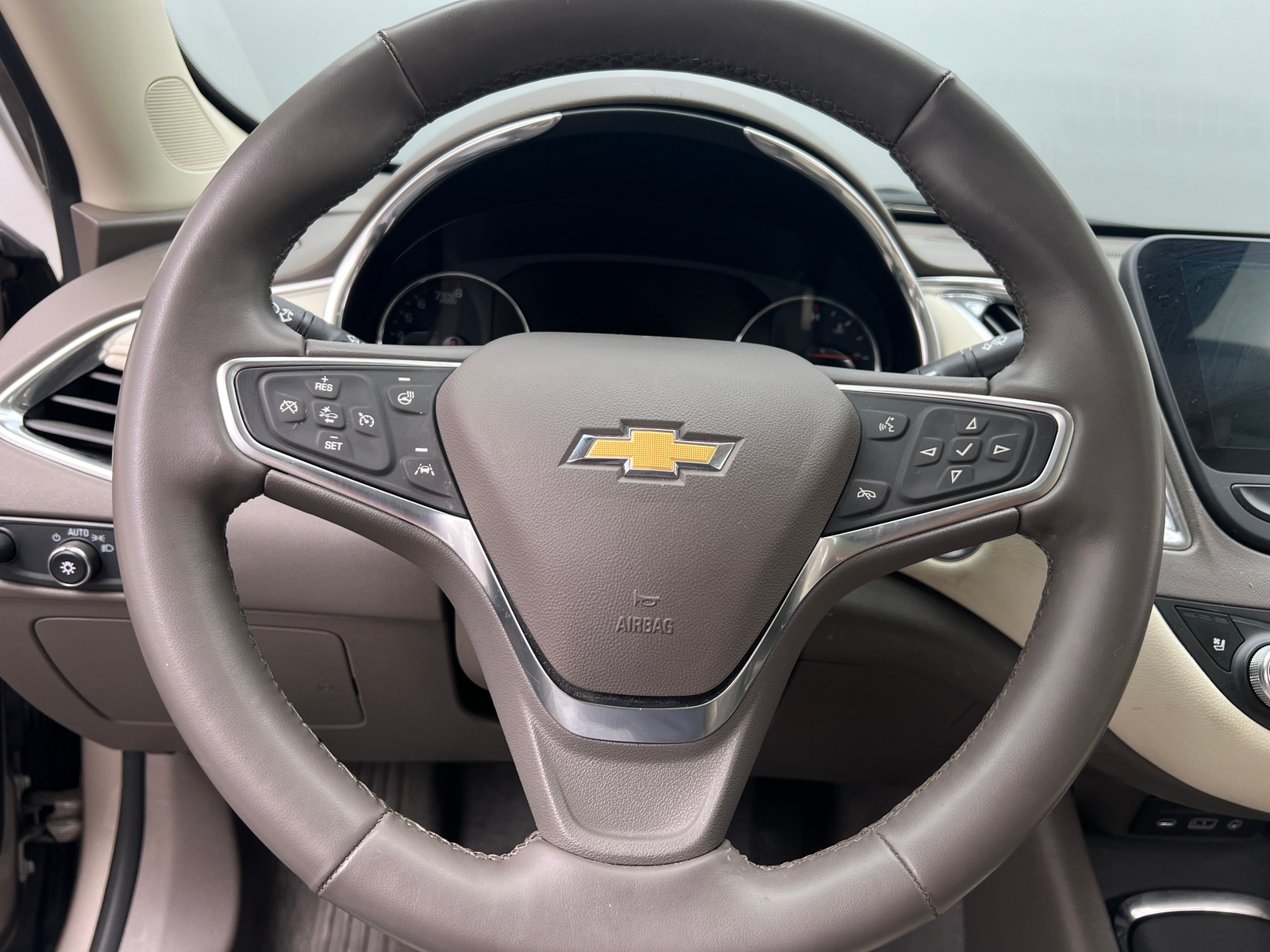 Thumbnail: 2024 Chevrolet Malibu - 4