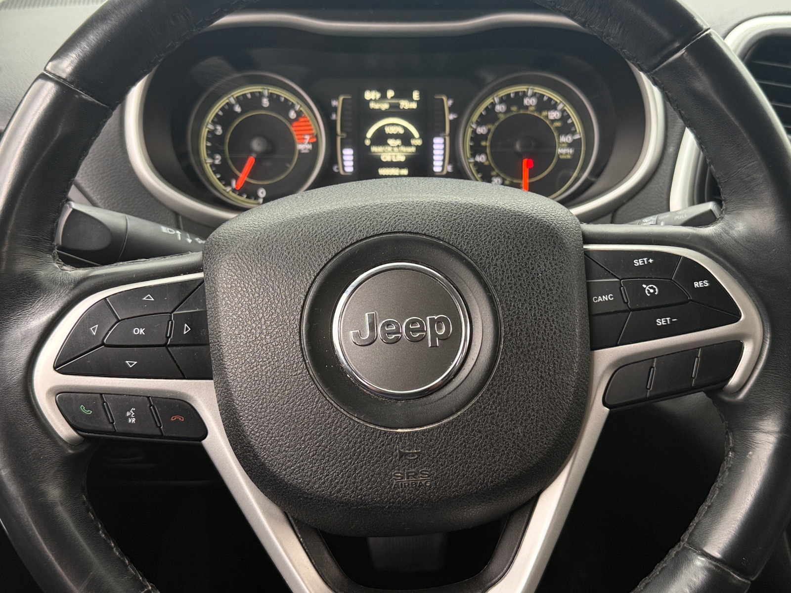 Thumbnail: 2018 Jeep Cherokee - 5