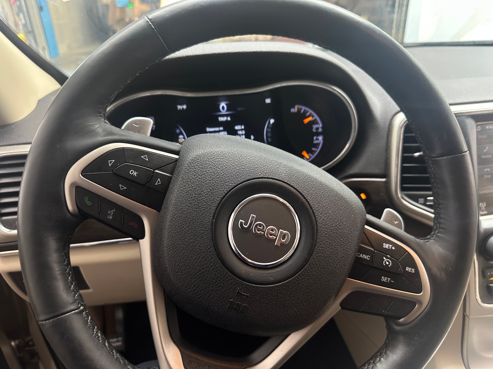 Thumbnail: 2014 Jeep Grand Cherokee - 4