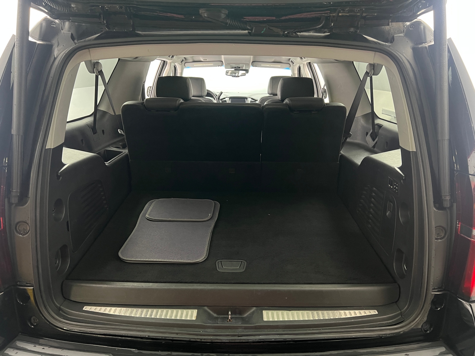Thumbnail: 2018 Chevrolet Suburban - 6