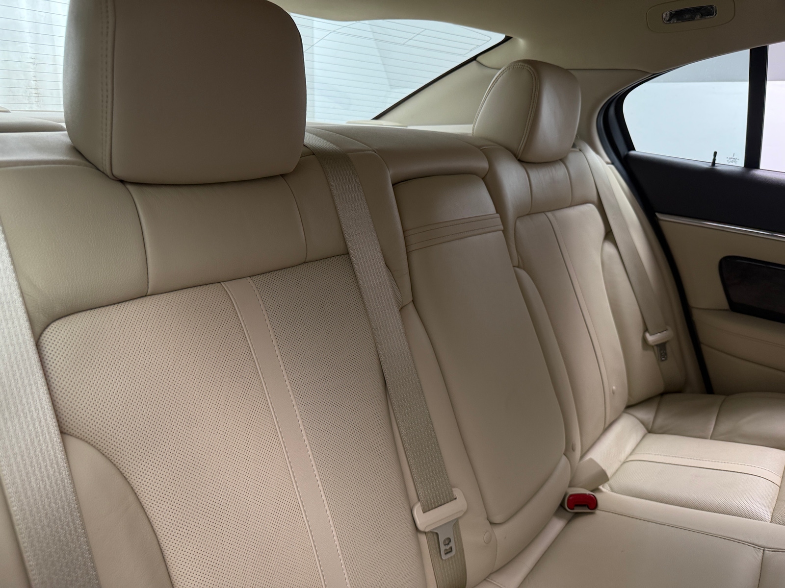 Thumbnail: 2014 Lincoln MKS - 5