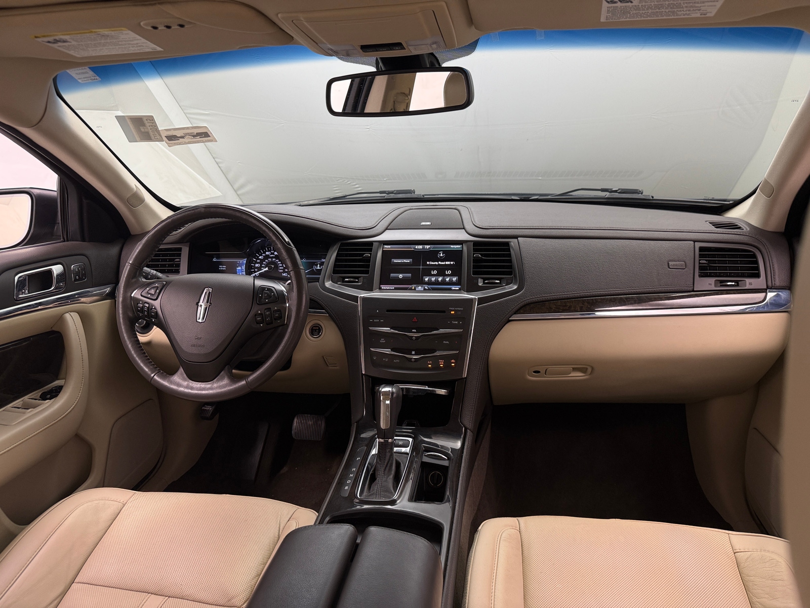 Thumbnail: 2014 Lincoln MKS - 2