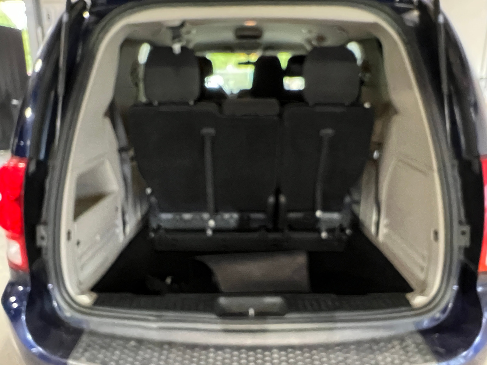 Thumbnail: 2017 Dodge Grand Caravan - 7