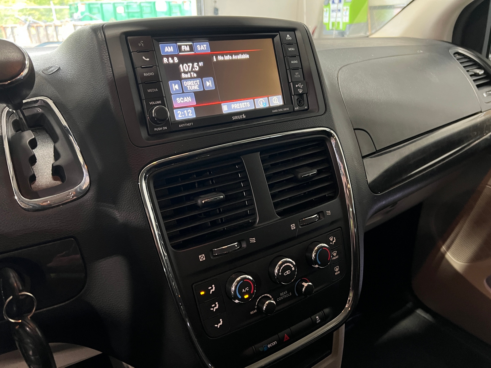 Thumbnail: 2017 Dodge Grand Caravan - 4