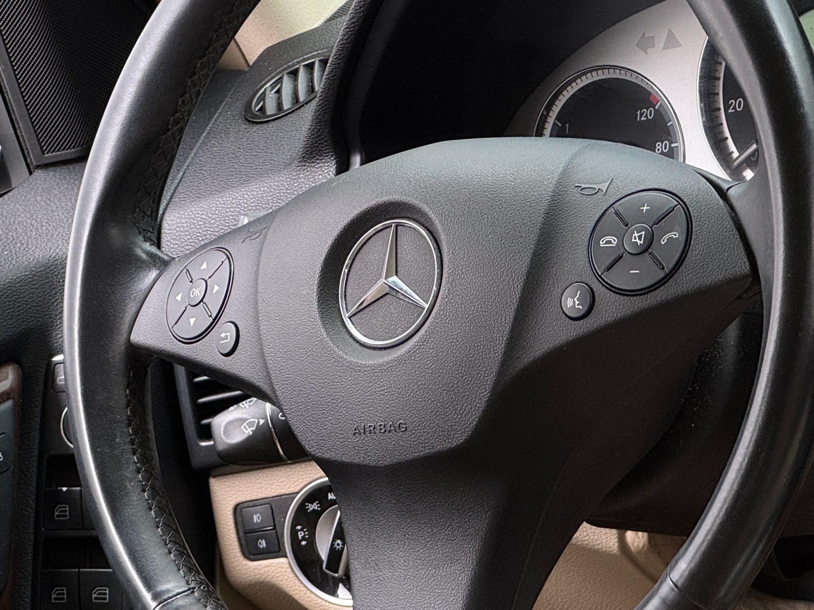 Thumbnail: 2012 Mercedes-Benz GLK - 4
