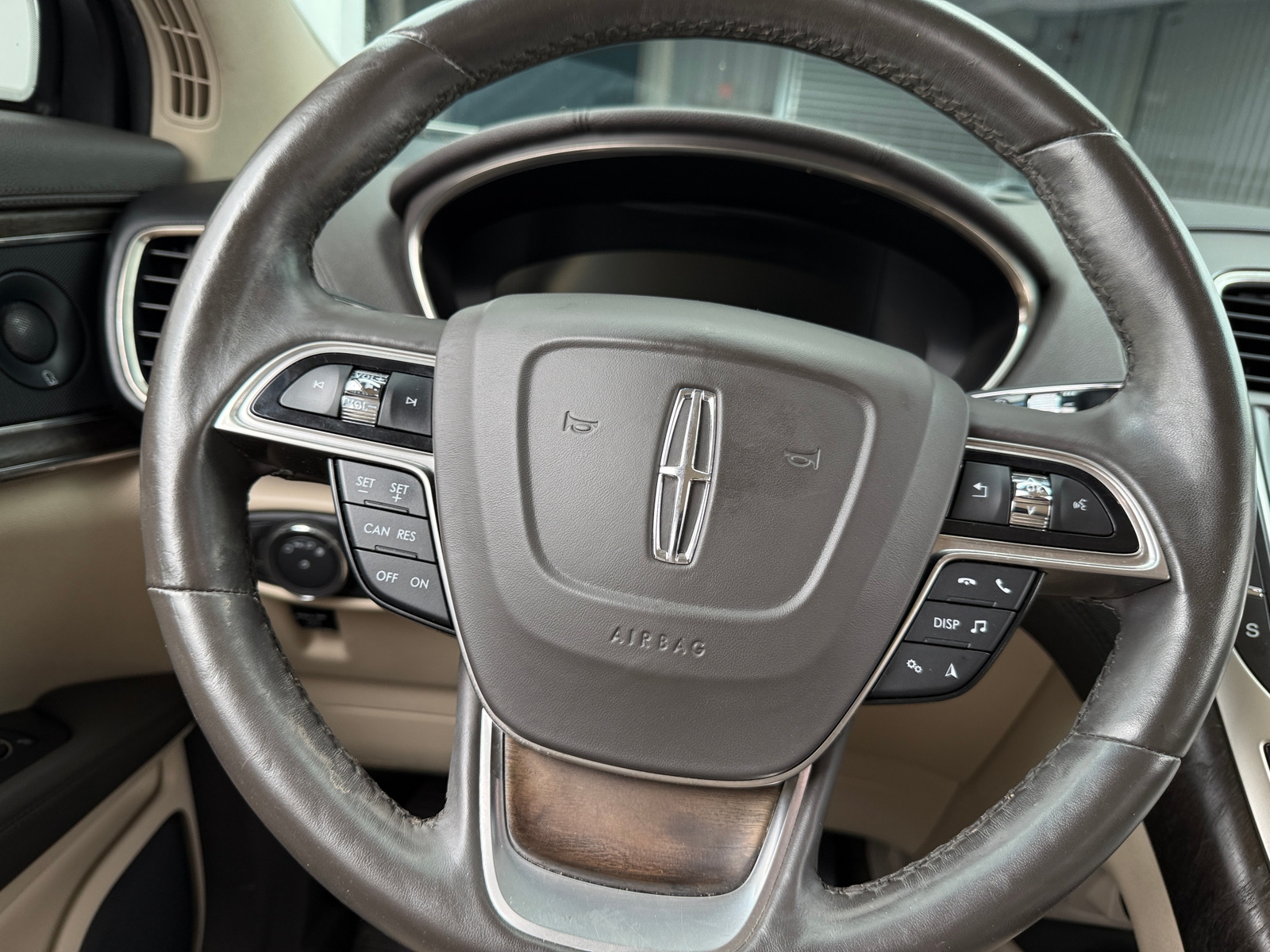 Thumbnail: 2019 Lincoln Nautilus - 4
