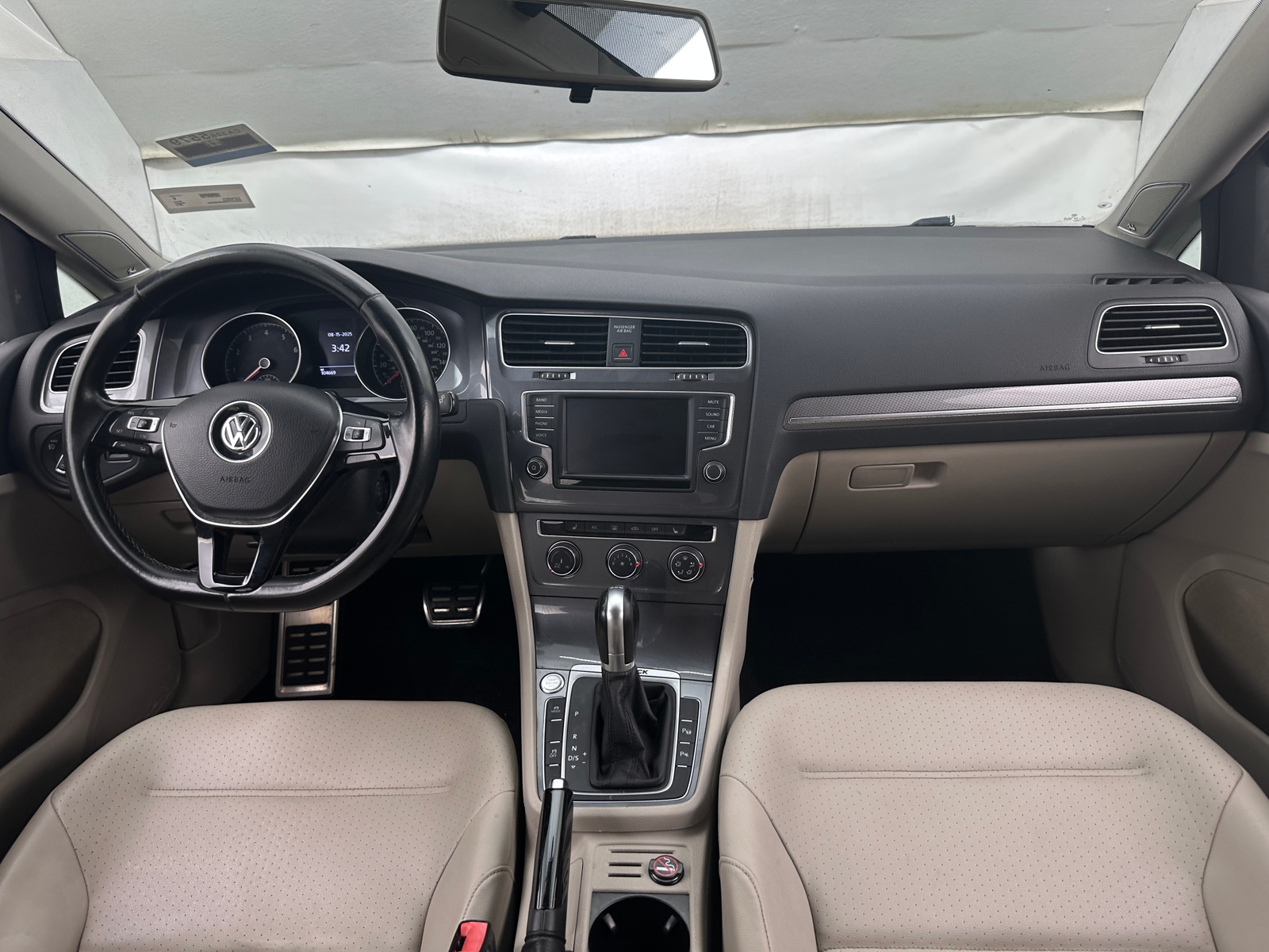 Thumbnail: 2017 Volkswagen Golf - 2