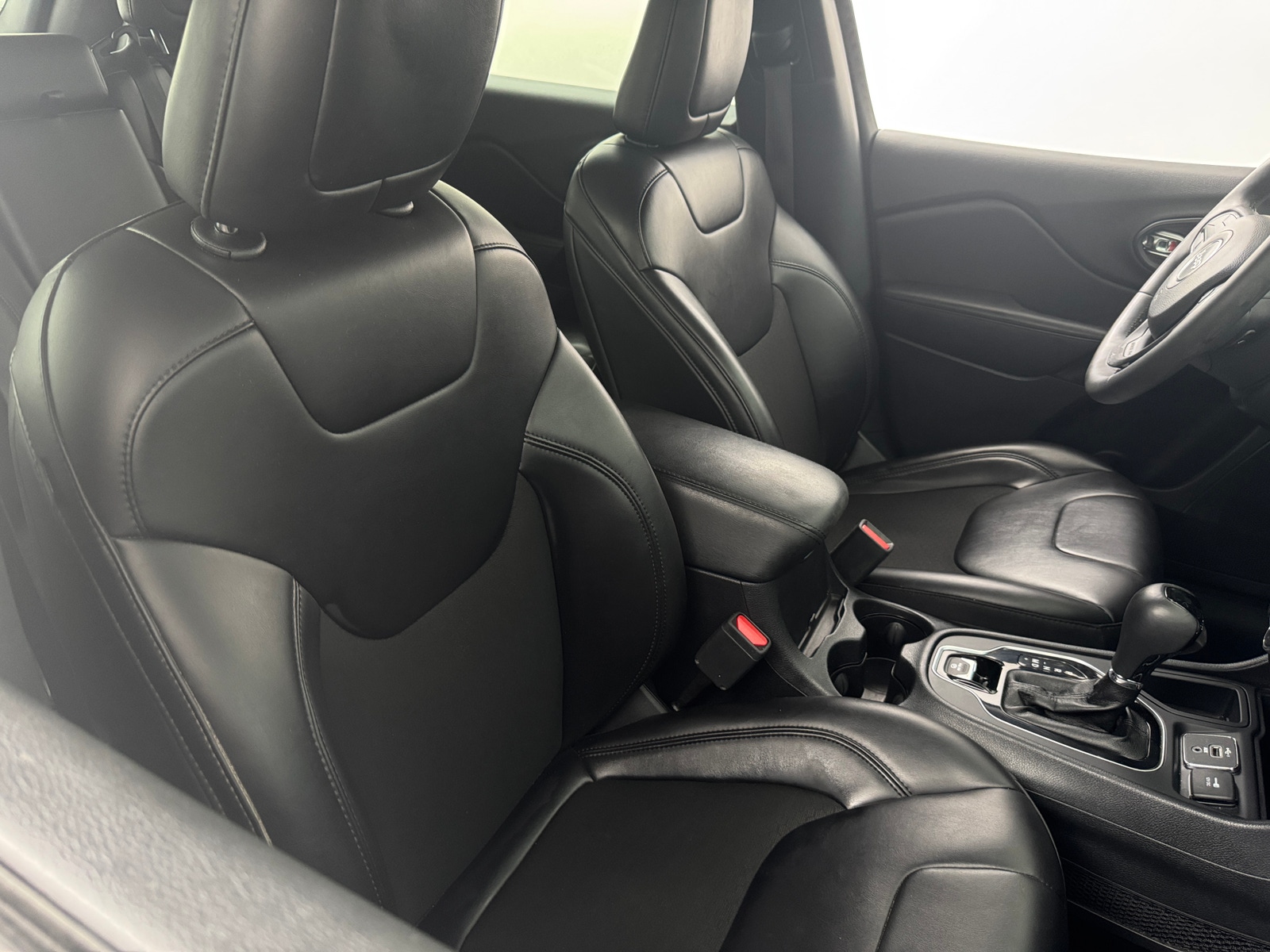 Thumbnail: 2020 Jeep Cherokee - 2