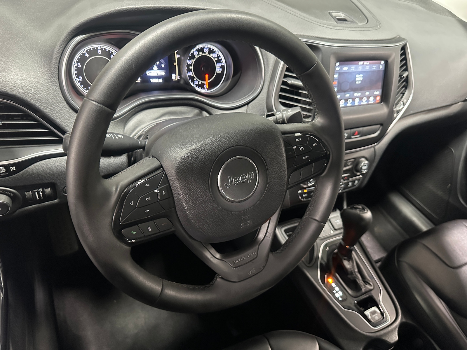 Thumbnail: 2020 Jeep Cherokee - 5