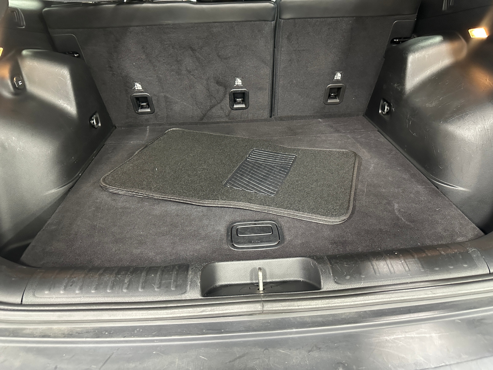 Thumbnail: 2020 Jeep Cherokee - 7