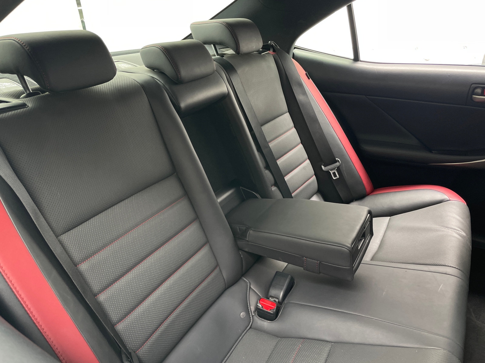Thumbnail: 2019 Lexus IS - 5
