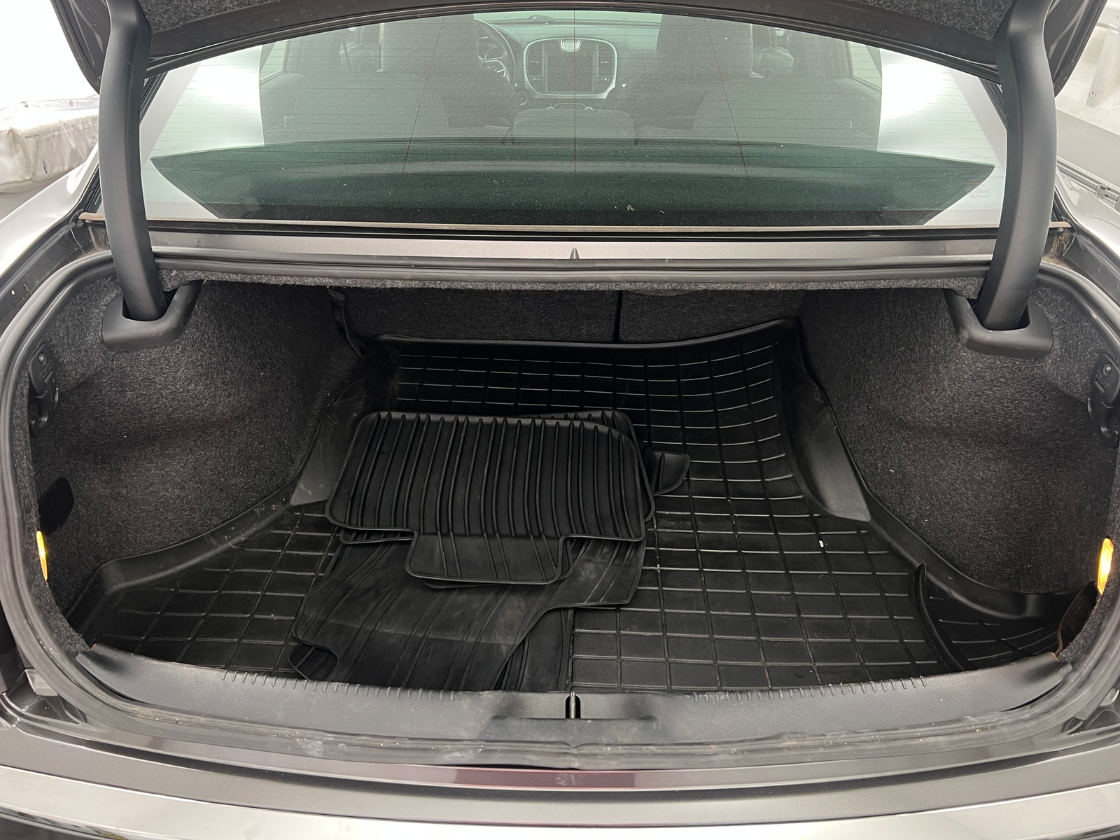 Thumbnail: 2019 Chrysler 300 - 7