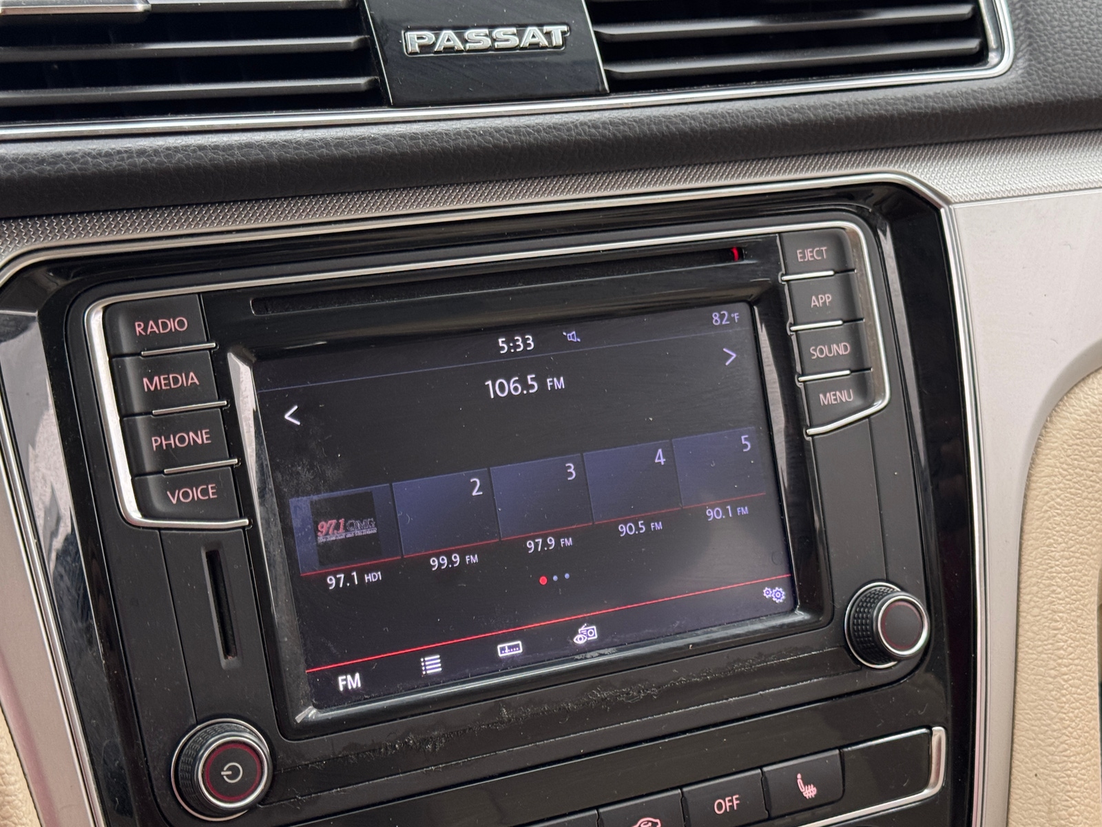 Thumbnail: 2019 Volkswagen Passat - 3